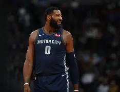 多米APP-活塞队选格林